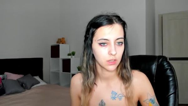 Slugboi Chaturbate Watch as she works her pussy and moans in pleasure.